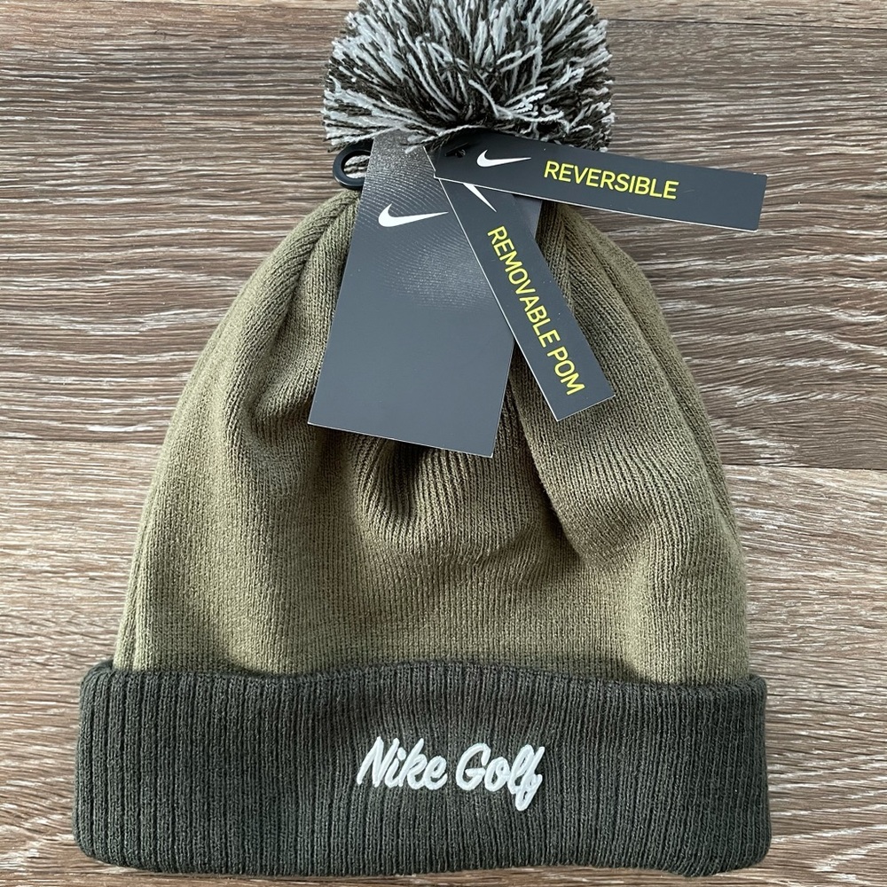 Nike Golf Beanie Hat Removable Pom Reversible $32